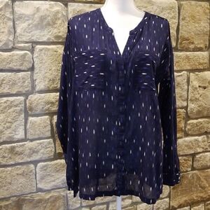 Old Navy Button Down Top Size medium poplin button down, natural materials